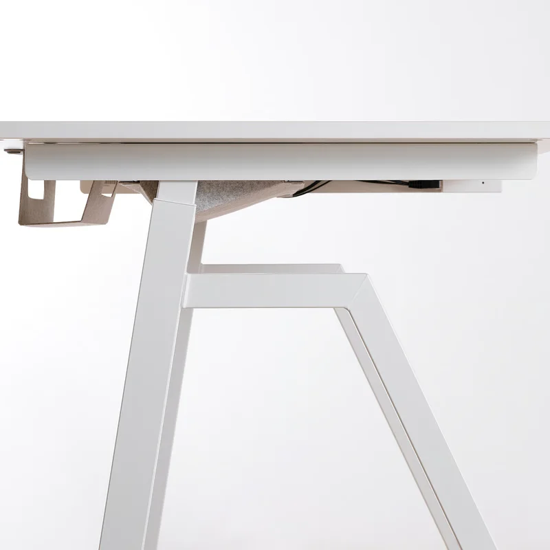 IKEA TROTTEN（トロッテン）デスク 昇降式 写真3